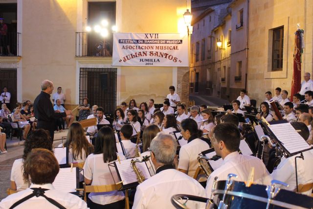 La Julián Santos celebra su XVII Festival de Bandas de Música con una destacada afluencia de público y una brillante actuación de la 'Societat Unió Musical de Biar'