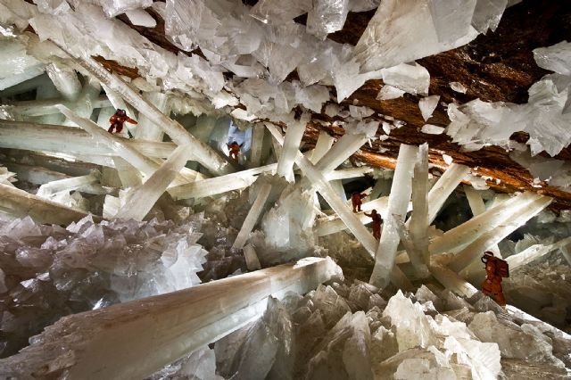 El Museo de Ciencias acoge mañana la sesión de cine documental 'Cristales Gigantes de la cueva de Naica'