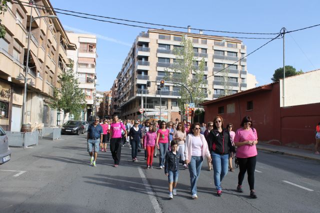 Jumilla se pinta las manos de rosa para conmemorar el  Día Mundial Contra el Cáncer de Mama