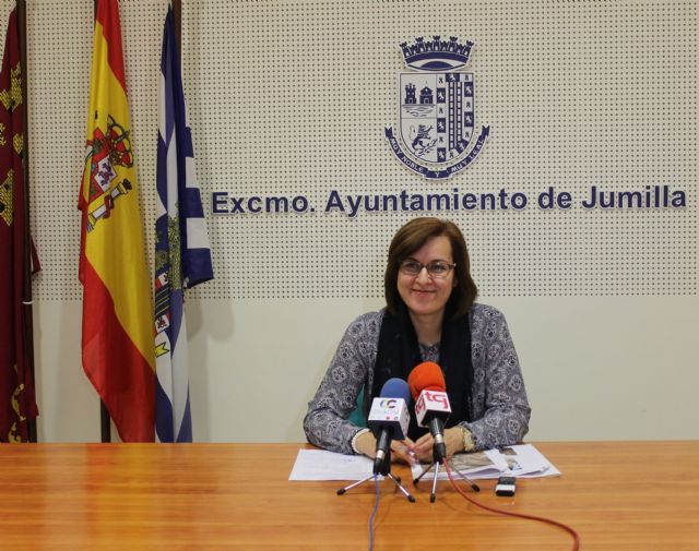 El Ayuntamiento otorga más de 21.400 euros a 59 familias de la localidad como medida contra la pobreza infantil
