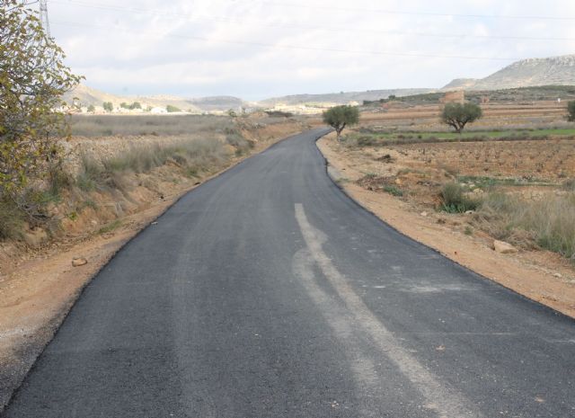 La Consejería de Agricultura finaliza el asfaltado del camino rural que une la Torre del Rico con los Cápitos