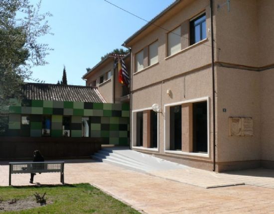 La Concejalía de Educación ha destinado 90.000 euros a ayudas para al estudio entre más de 1.200 familias de la localidad