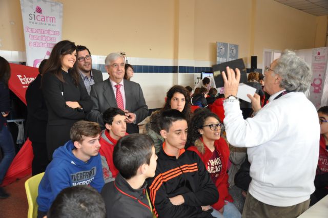 Escolares de Jumilla visitan las Demostraciones Tecnológicas del SICARM