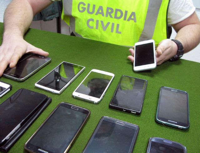 La Guardia Civil arresta a una quincena de personas en Jumilla por la sustracción y comercialización ilícita de teléfonos móviles
