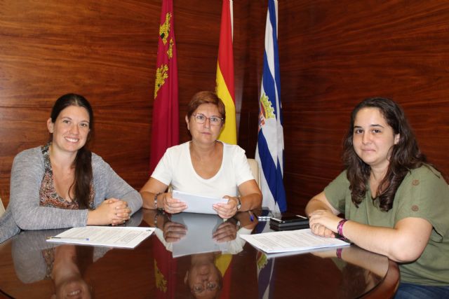 Ayuntamiento de Jumilla y Asociación 4 Patas firman convenio de colaboración por 43.000 euros