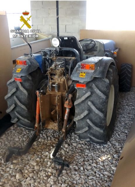 La Guardia Civil recupera un tractor agrícola sustraído hace cuatro años