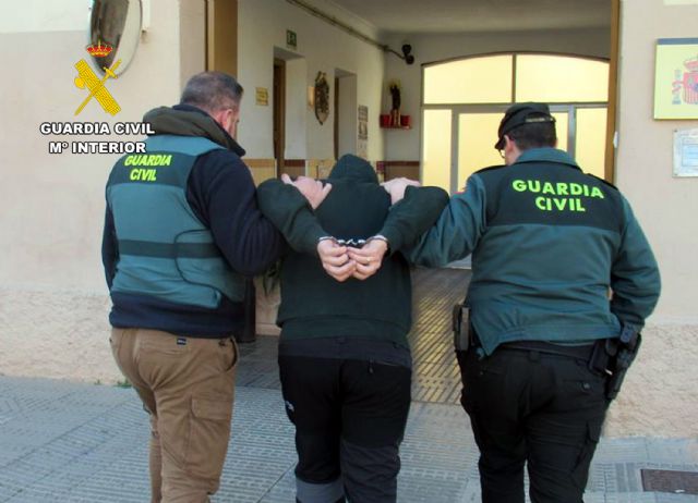 La Guardia Civil detiene en Jumilla a un joven dedicado a cometer robos