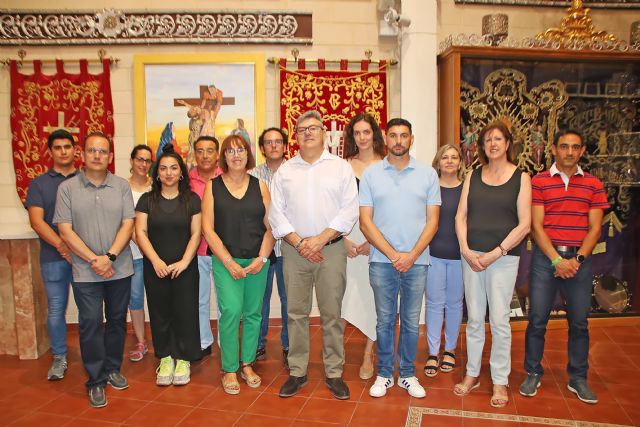 La Asociación Cultural El Rollo trabaja en un evento que una el vino y la Semana Santa