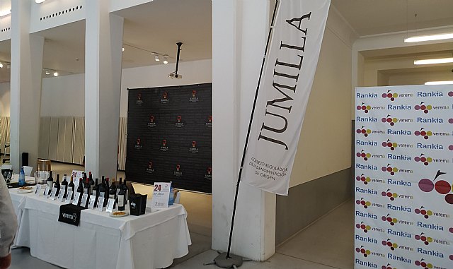 Cata de los Oros del 25 certamen de calidad vinos D.O.P. Jumilla en Verema Alicante