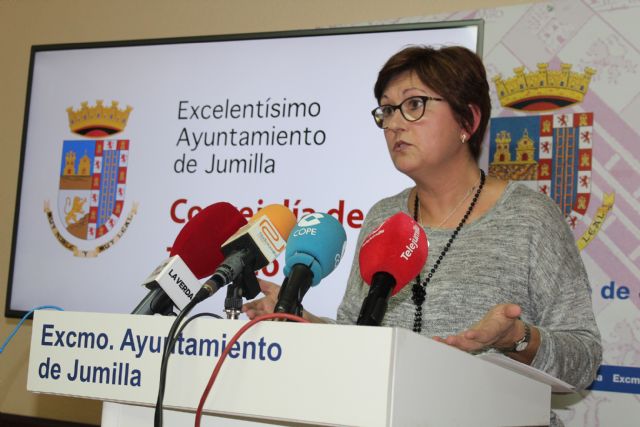 La alcaldesa solicita al Gobierno Regional que se comprometa con hechos en el asunto de la carretera del Carche