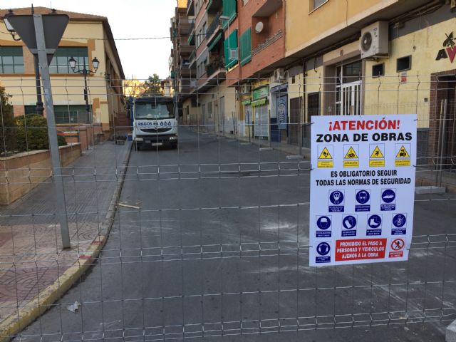 Comienzan las obras de renovación de servicios e infraestructuras de las calles Valencia y Goya