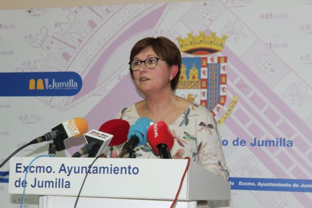 Juana Guardiola: 'Recurrir a contratos para el mantenimiento de los jardines es absolutamente necesario'
