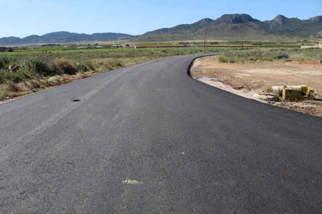 Finalizan las obras de asfaltado de los caminos de Murcia y El Prado