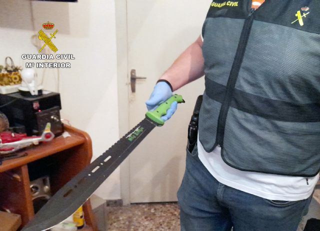 La Guardia Civil desmantela un activo punto dedicado a la venta ininterrumpida de varios tipos de sustancias estupefacientes