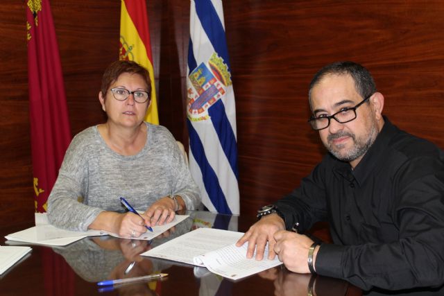 Ayuntamiento y Asociación Ruta del Vino firman convenio de colaboración de 12.000 euros