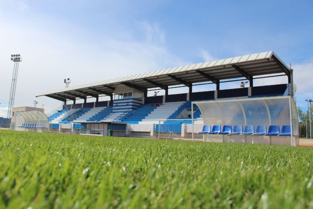 Se renovará el alumbrado de los vestuarios del campo de fútbol Uva Monastrell
